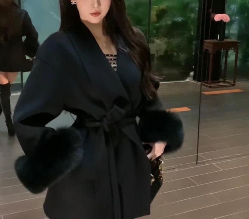 Women's Autumn Wool Coat with Furry Sleeves and Noble Collar