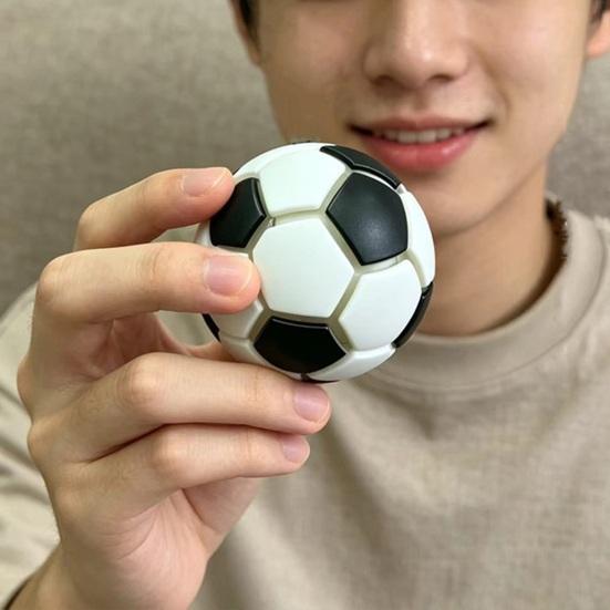 Football Style Key Chain, Colorful Soccer Ball Key Ring, Bag Backpack Car Hanging Accessories Gifts