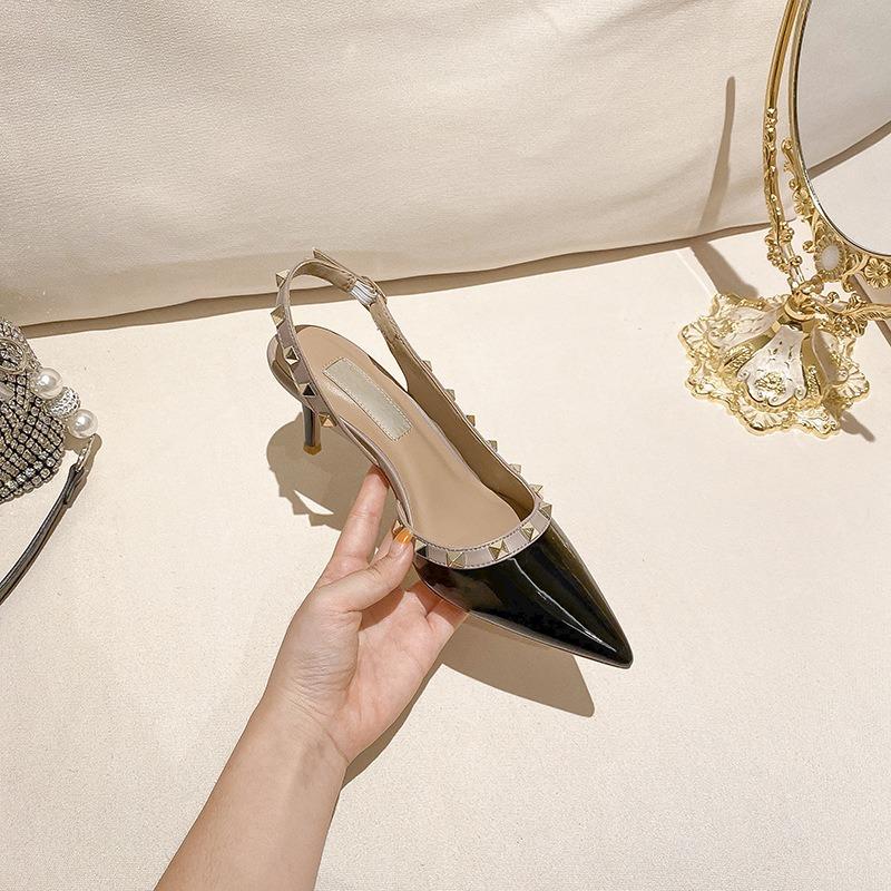 Ladies heels pointed head with Warren rivet high heels, sandals are versatile