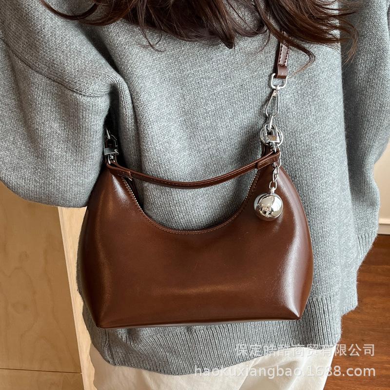 Large-capacity Bag Women's Autumn and Winter Versatile 2025 New Casual Shoulder Messenger Bag Korean Version Popular Commuter Dumpling Bag