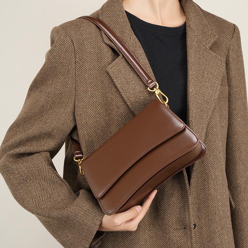 2025 Versatile Cowhide Crossbody Baguette: High-End Women's Shoulder and Underarm Bag