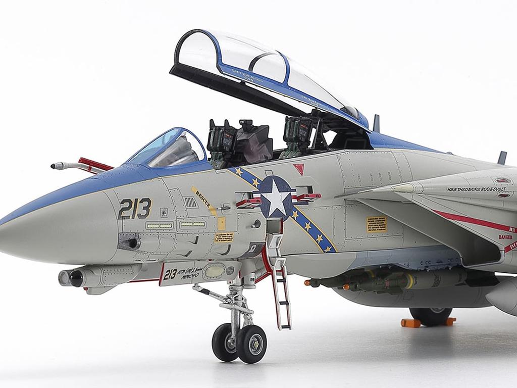 Tamiya Warbird Collection 95 Grumman Tomcat Plastic Model Kit 60795 1/72 No. F-14D (Airplane)