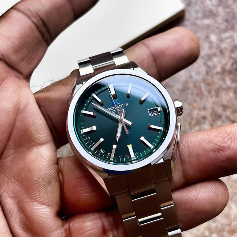 Casio OCEANUS series-disc three-hand series 100 meters waterproof quartz movement Japanese and Korean watch men's watch green dial OCW-T200S-3AJF