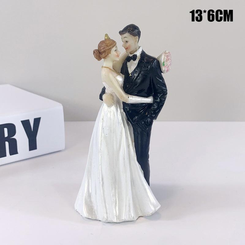 

European Style Resin Couple Figurines Bride & Groom Wedding Cake Topper Set Dessert Table Decoration