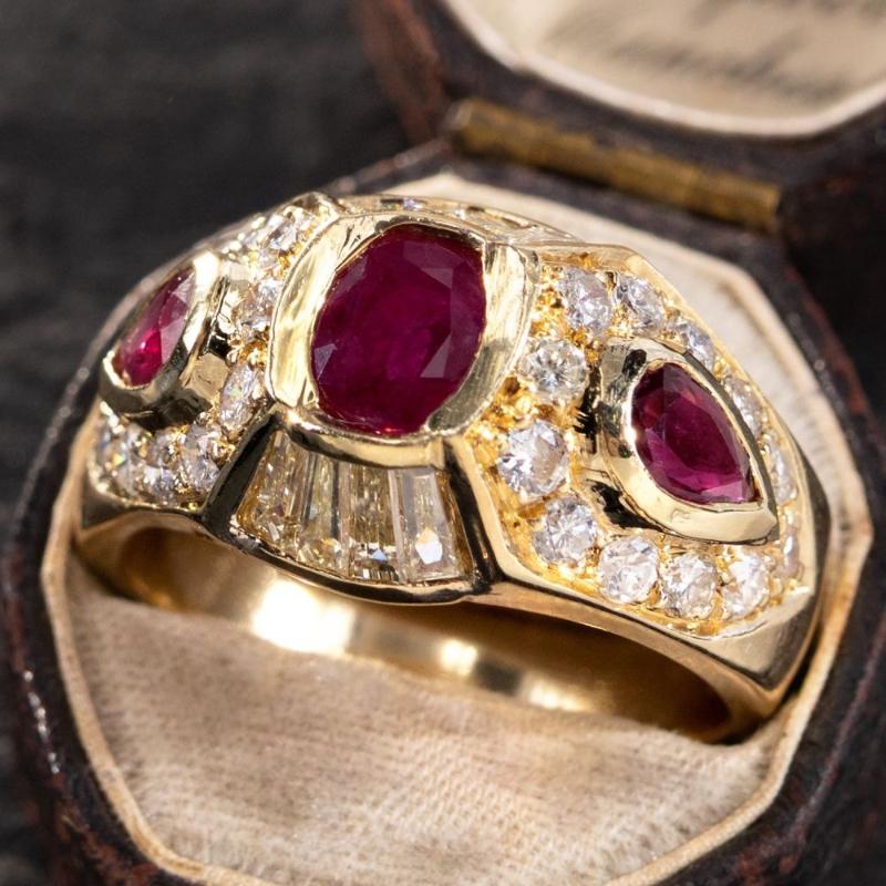 Classic Luxury Inlaid Shiny Red Geometric Synthetic Zircon Ring Suitable for Women's Daily Dating Banquet Engagement Jewelry