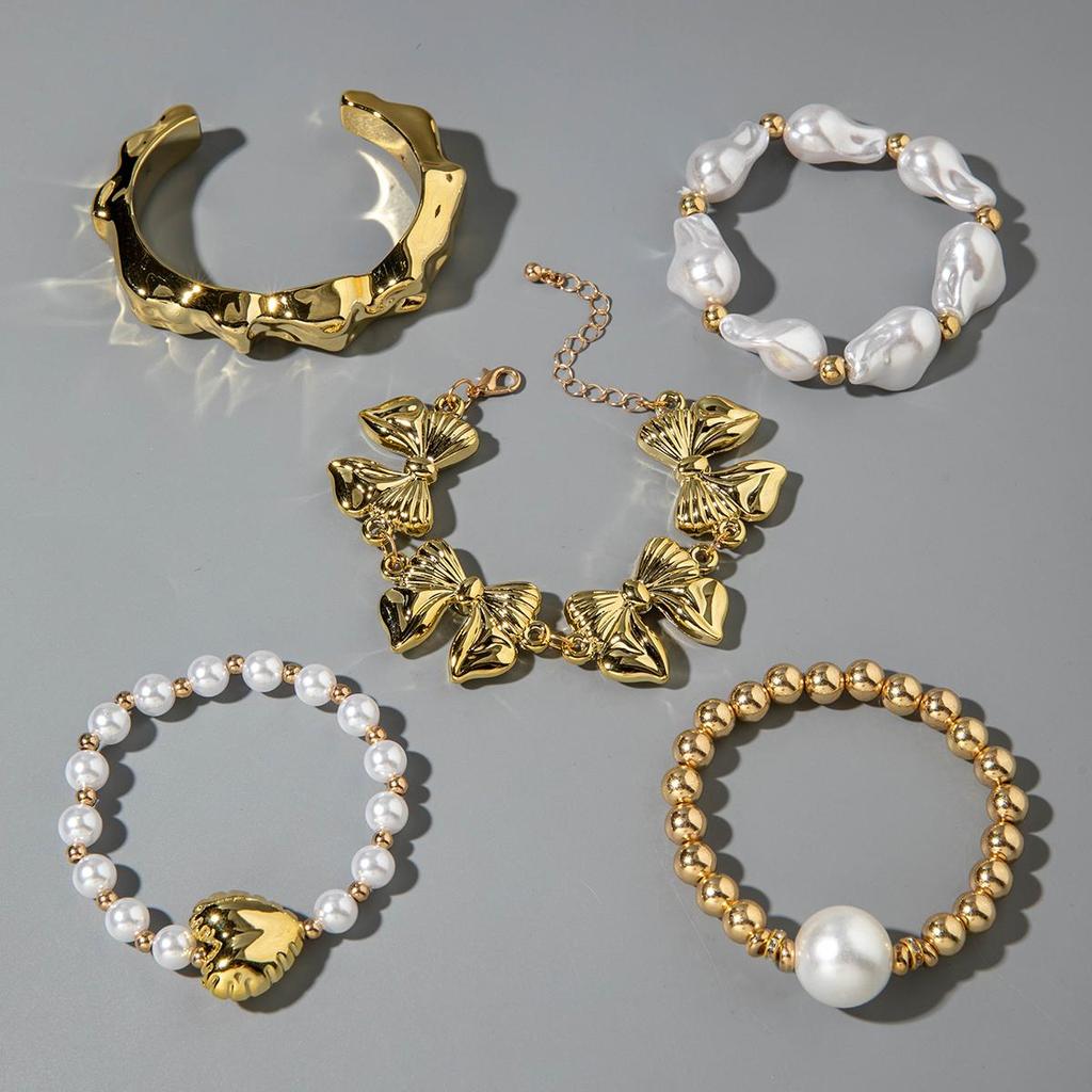 5-Piece Metal Style Fashionable Resin Imitation Pearl Bow Heart Bracelet Suitable for Women's Parties and Holiday Gatherings as Accessories