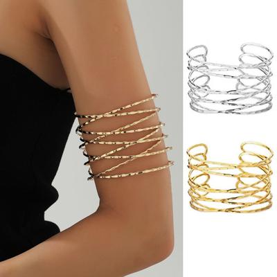 Frauen Arm Ring Multi Schichten Aushöhlen Einfarbig Poliert Galvani Edelstahl Leichte Punk