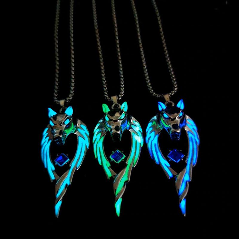 Street domineering wolf king luminous necklace men and women cool and versatile personality retro pendant niche design sense neck chain tide