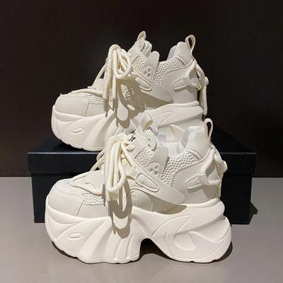Modne Nowe Wiosenno-Letnie Damskie Sneakersy na Grubej Podeszwie Oddychające Siateczkowe Buty Codzienne 7,5CM Koturny Buty na Platformie Femme Sportowe Buty Taty
