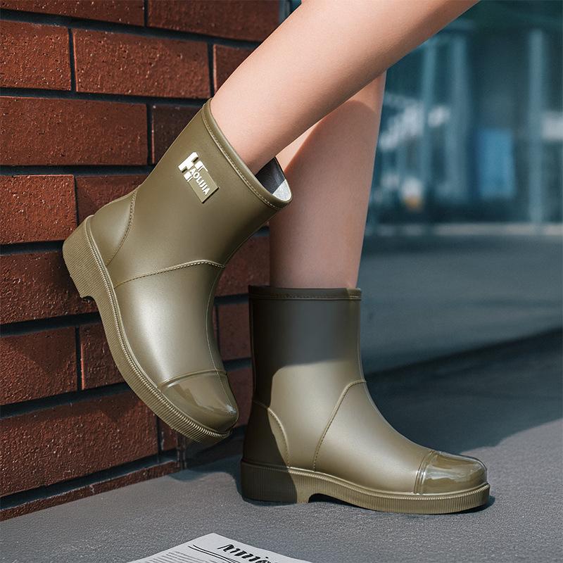 Women's Eco-friendly Mid-Calf PVC Rain Boots - Non-slip Rubber for Outdoor & Kitchen Use.