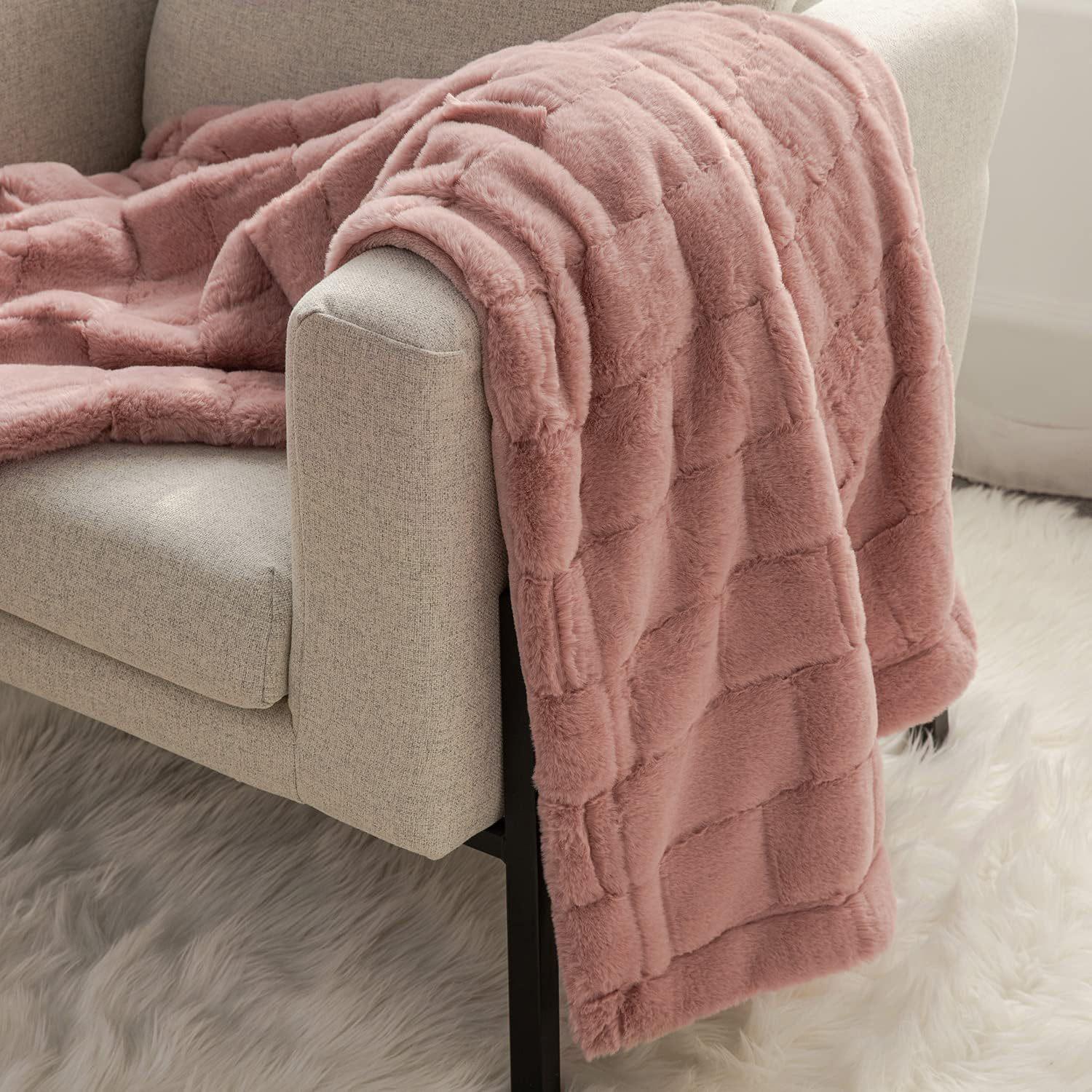 Luxurious Double-Layer Faux Rabbit Fur Flannel Blanket for Office & Leisure 130*150 cm