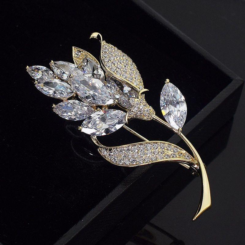 Fashion Exquisite Tulip Flower Brooch for Women Elegant Unique Corsage Versatile Shiny Brooches Clothing Accessories Gifts