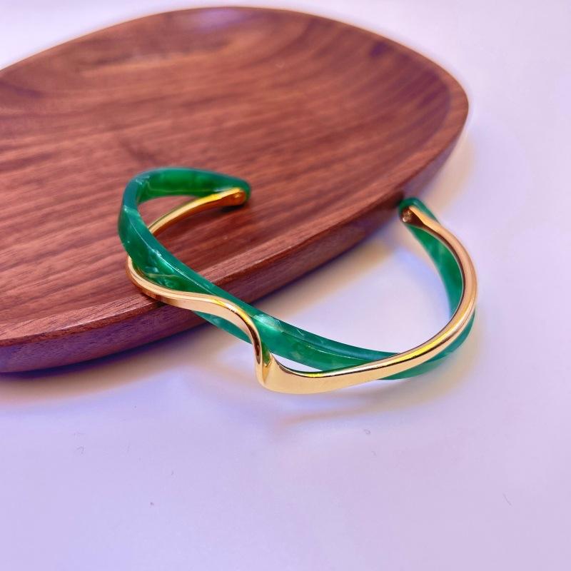 White Shellfish Náramky Board Bend Kovové náramky Dámské náramky Geometrické C-tvarované Otevírací náramky Šperky Dárky