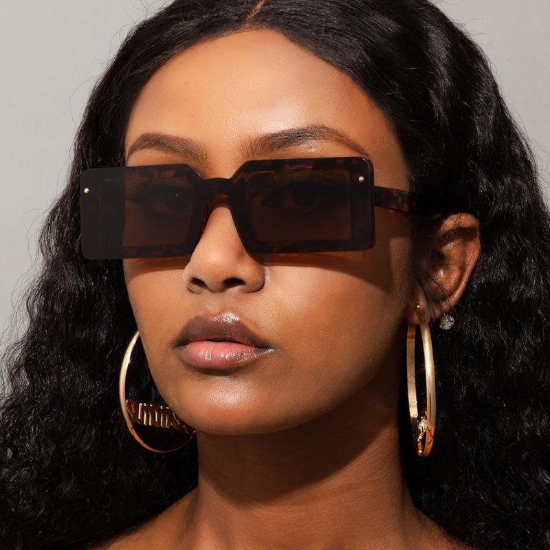 New fashionable square sunglasses, men's and women's trendy European and American street shooting rice nail sunglasses, candy-colored glasses s
