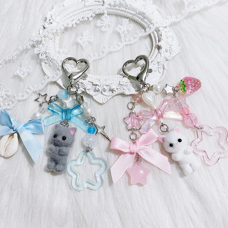 Creative Cute Flocked Kitten Strawberry Pendant Keychain Sweet Animal Keyring Backpack Decoration Accessories Best Friend Gifts