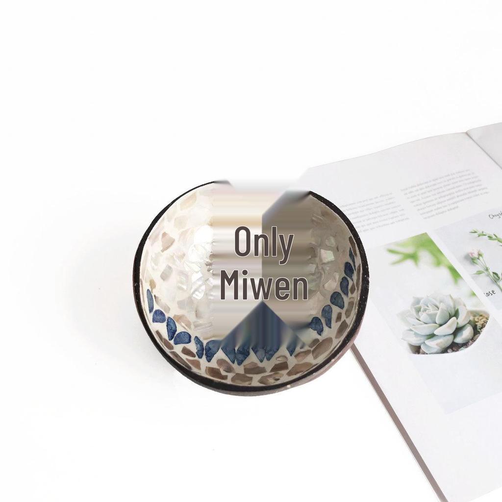 Ručně malovaná miska z kokosové skořápky: Design mušle pro úložný prostor na klíče ve vstupní hale nebo pro servírování salátu