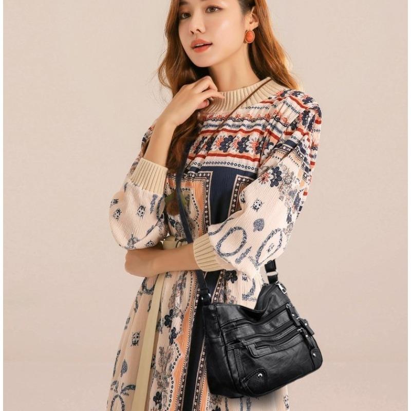 Shoulder bag women's foreign trade new fashion versatile double-layer messenger bag Korean version large-capacity washed leather small bag