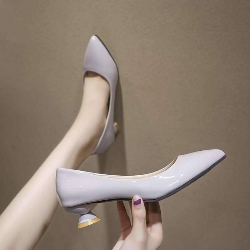 

Cat heel red shoes red wedding shoes wine glass heel pointed shoes low heel high heels patent leather non-slip black work shoes women 40 светло-серый