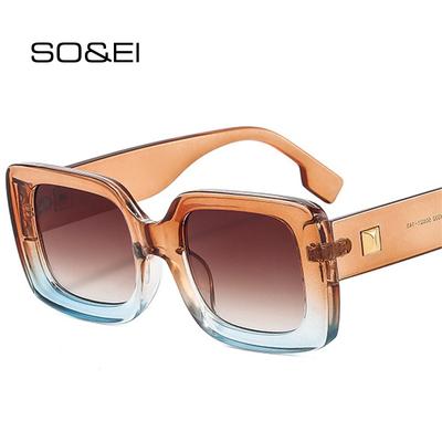 SO&EI Occhiali da sole quadrati alla moda da donna, tonalità UV400, rivetti retrò, decorazione, occhiali da sole di tendenza da uomo