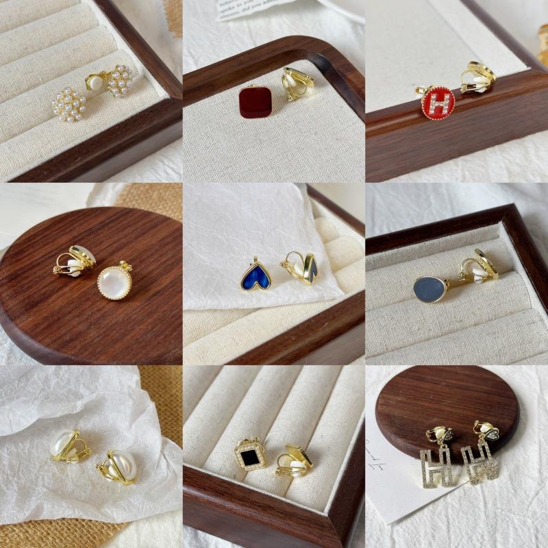 Camellia Temperament No Ear Pierced Ear Clips Pearl Flower Checkerboard Diamond Triangular Ear Clips Niche Earrings Women