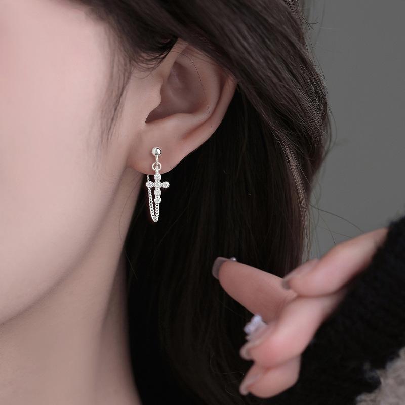 Yi Xuan Cross Earrings: Stylish Rhinestone-Inlaid, Street Style, Japanese-Korean Inspired for Women