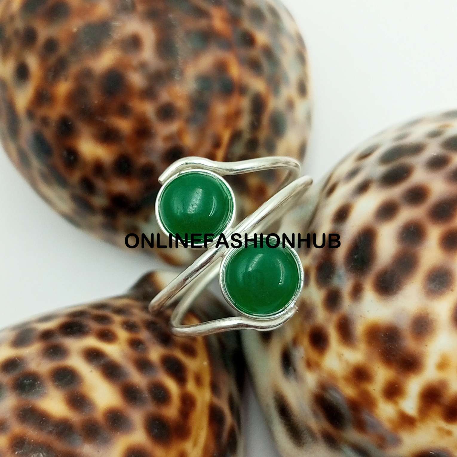 

Кольцо ручной работы с зеленым ониксом и драгоценным камнем из стерлингового серебра 925 пробы NST-R4