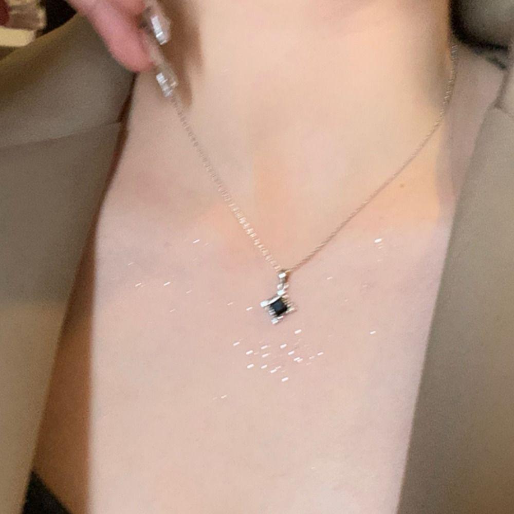 Temperament Square Luxury Creative Korean Style Necklace Women Necklace Cool Choker Clavicle Chain
