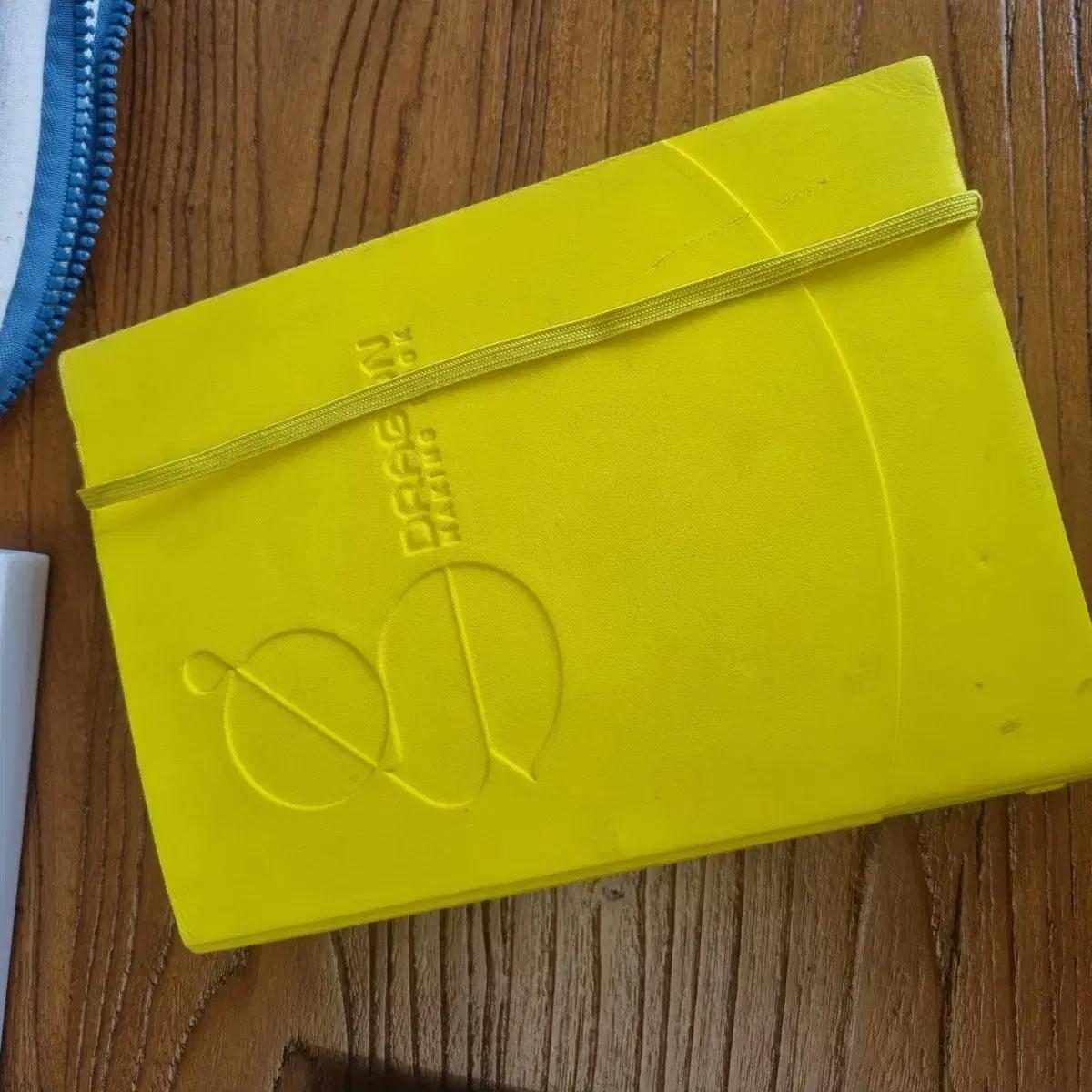 

Концертная книга G-Dragon Goods