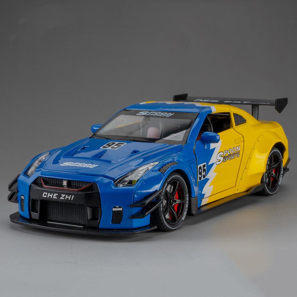 

1:24 Gtr Игрушки из сплава, литая модель, версия с распылением, поворот передних колес, открывающиеся двери, звук, свет, инерционный автомобиль, праздничный подарок