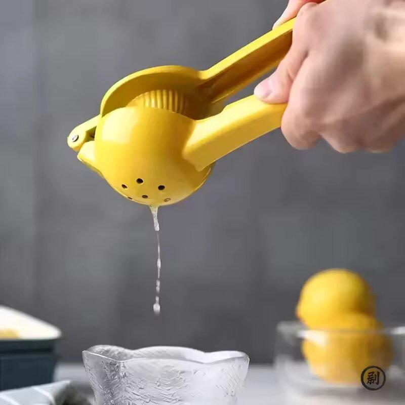 Manual Lemon Squeezer Hand Pressed Orange Juicer Portable Kitchen Tool Mini Blender for Home Use