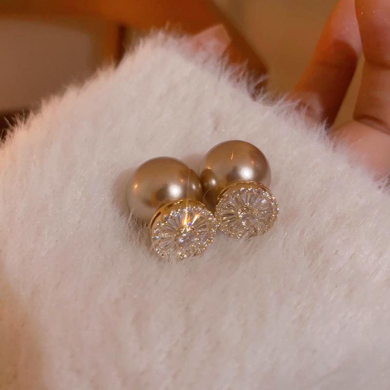 Exquisite Geometric Flower Diamond Stud Earrings - Light Luxury Fashion Style