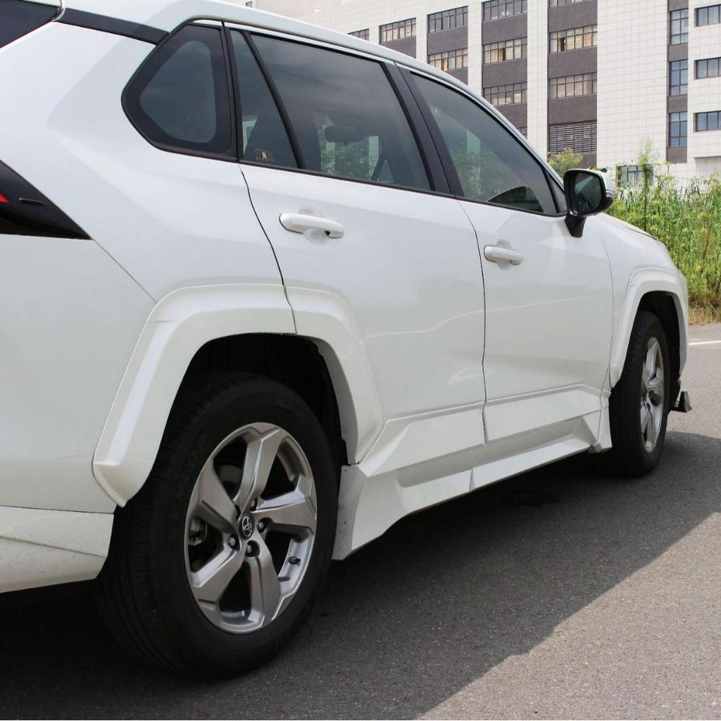Kit Caroserie Toyota RAV4 2020: Buza Față, Extensoare Aripă Bumper, Praguri Laterale, Spoilere Spate și Centrale, Aripă Spate