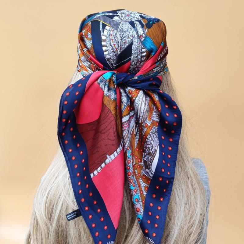 The Four Seasons Beach Kerchief New Style Sunscreen Silk Hijab Women Popular Design Headscarf Luxury 70X70CM Square Scarves