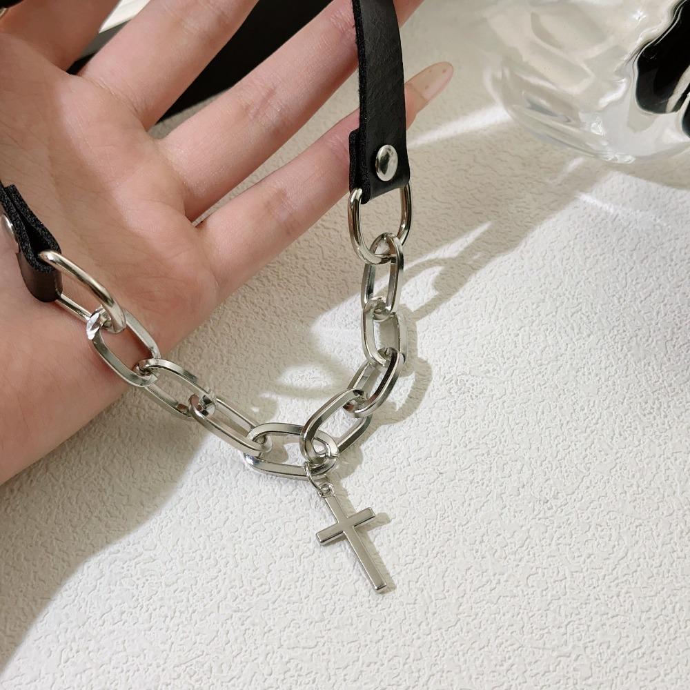 Punk Personality Sliver Color Cross Pendant Black Leather Splicing Collar Necklace for Women Gothic Subculture Jewelry Accessory