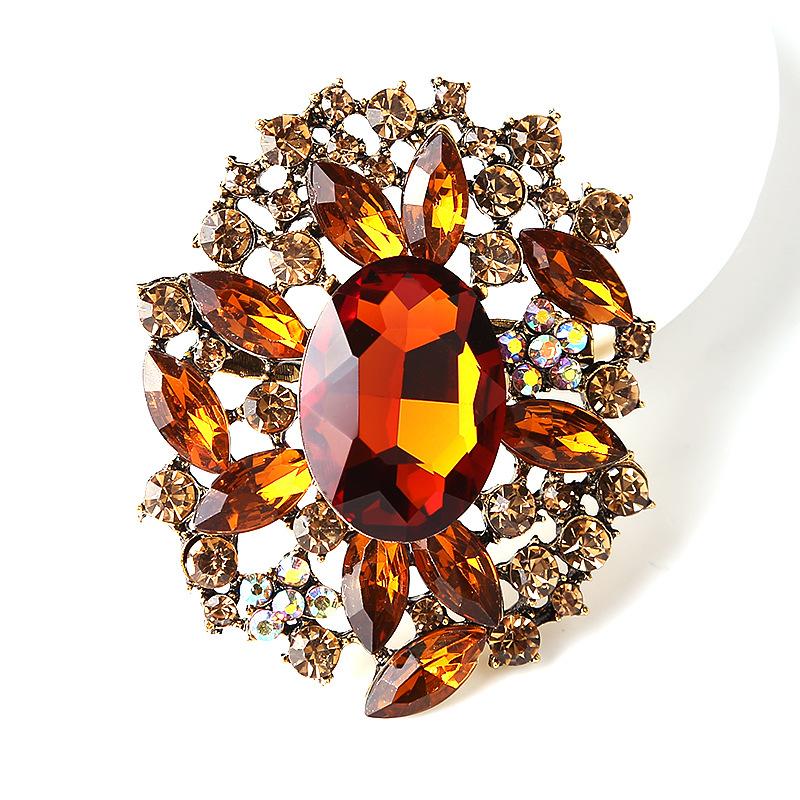 SKEDS Creative Luxury Crystal Flower Brooch Jewelry For Women Elegant Rhinestone Exquisite Corsage Badges Classic Brooches Pins