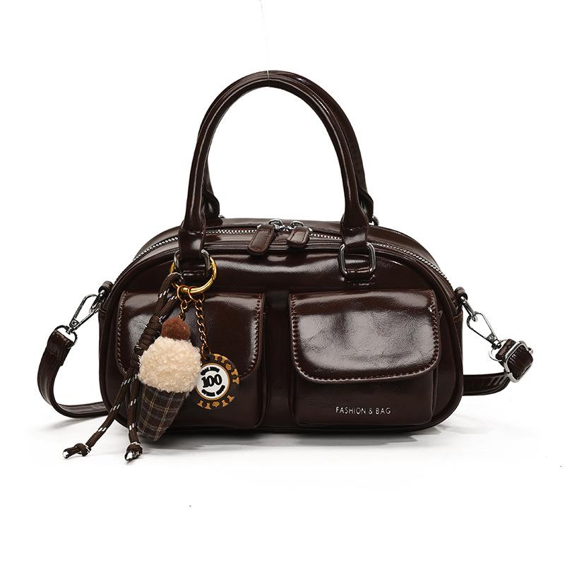 Dámská retro lakovaná crossbody bowlingová taška s dvojitou kapsou