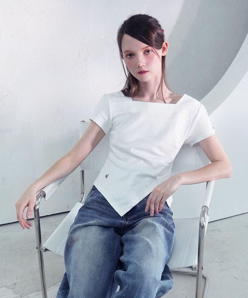 VIVACIOUS Elegant Side Tuck Short T-Shirt White