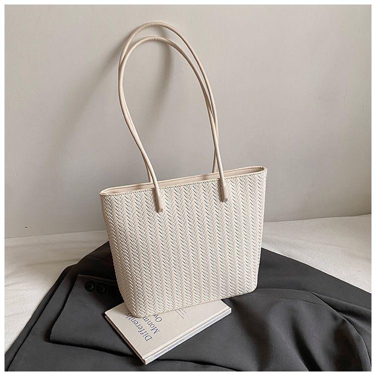 Retro Woven 2025 Large Capacity Versatile Underarm Tote Bag