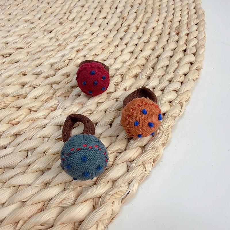 Dreieckstuch aus Seide im Retro-Stil – schmales Hals-Accessoire für Damen im Sommer