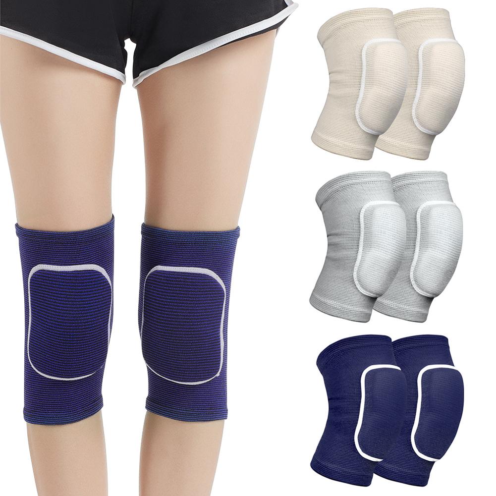Ett par elastiska knäskydd av svamp Sportskydd för volleyboll, fotboll, dans, yoga, tennis, löpning, cykling, träning, klättring