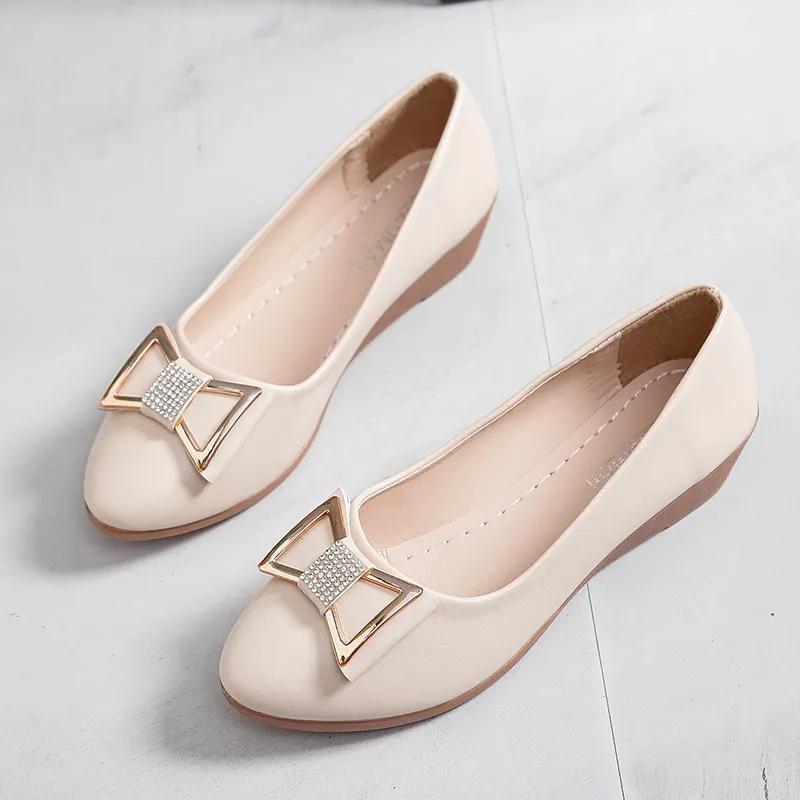 

WTEMPO Жіночі весняно-літні однотонні туфлі великого розміру з штучної шкіри, офісні туфлі з неглибоким вирізом, м якої ПУ, нековзні робочі туфлі 40 бежевий