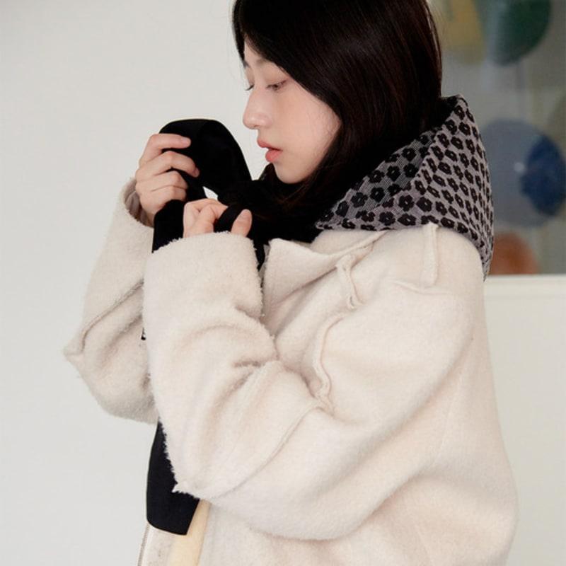 Muwm Kapuzenschal (Schwarze Quitte)