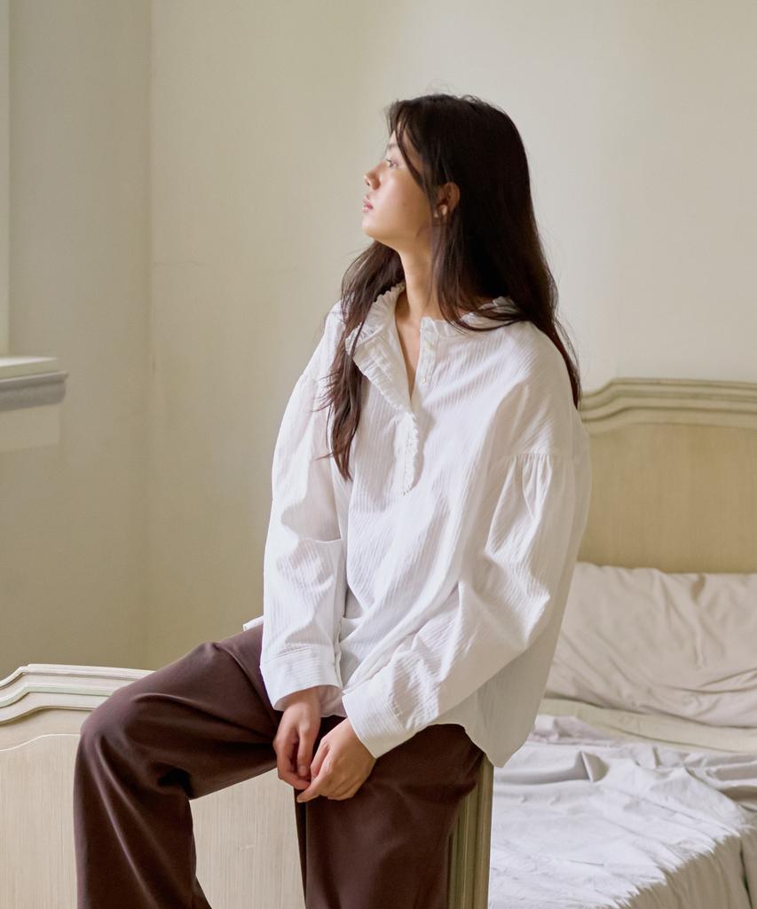 Poeteuseoul Frill Half-Open Blouse_White