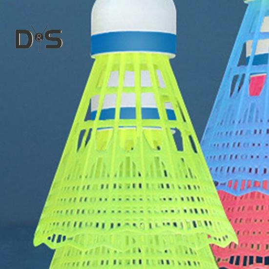 3/4 /8 Pcs LED Badminton Petecas Longa Duração Noite Visível Nylon Brilhante Petecas À Prova de Vento Iluminação Badminton para Jogo Noturno