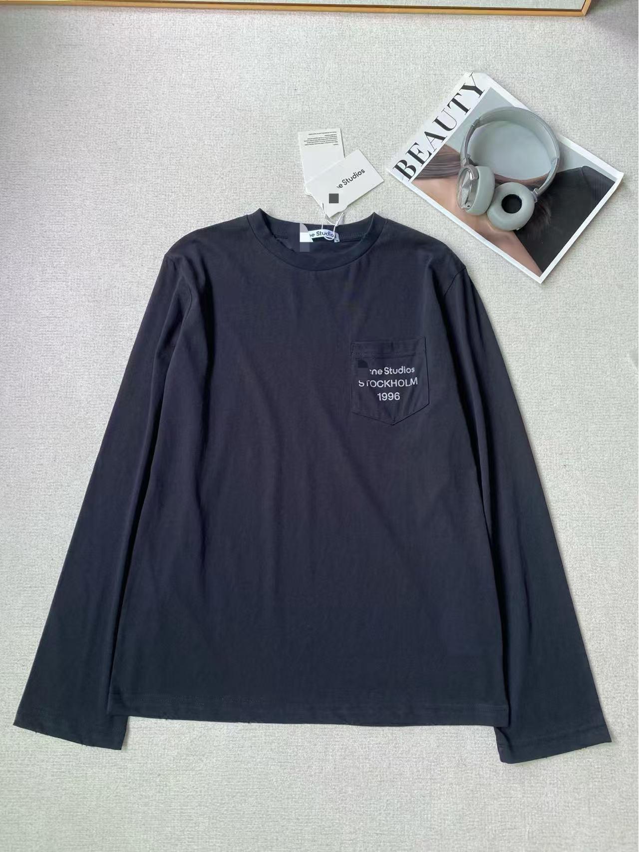 

Women s 1996 American Style Long Sleeve T-shirt with Sun Protection Small темно-синього кольору