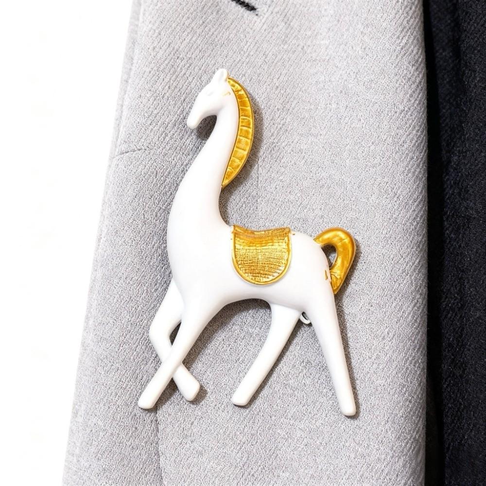 Elegant Horse Brooches Creative Pony Badge Pin Fashion Zodiac Horse Pins  Men Suit Accessories