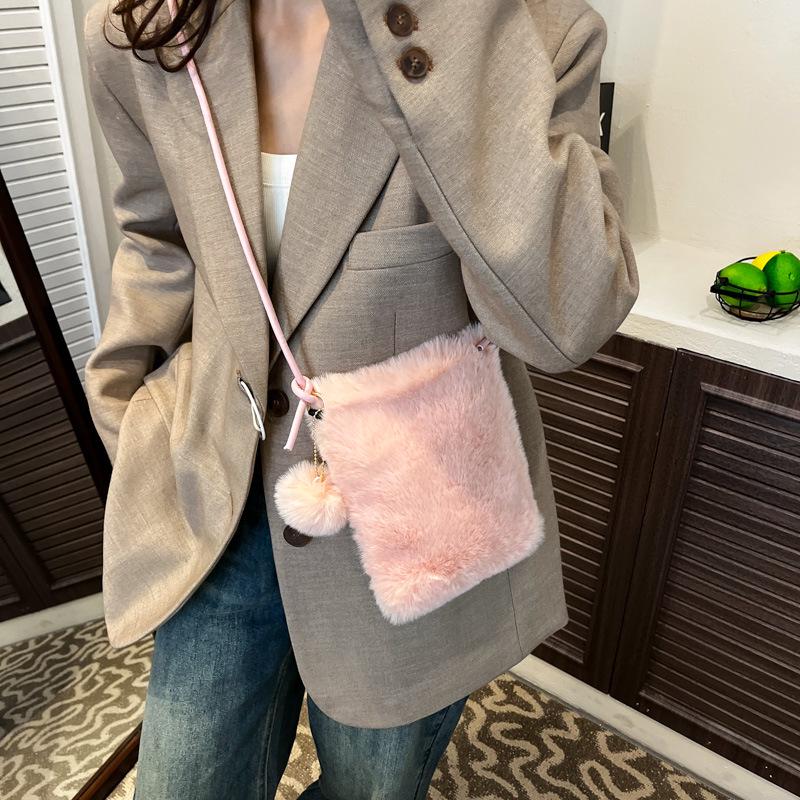 

Trendy Women s Plush Crossbody Shoulder Bag - Mini Fuzzy Coin Purse 16x4x23 cm