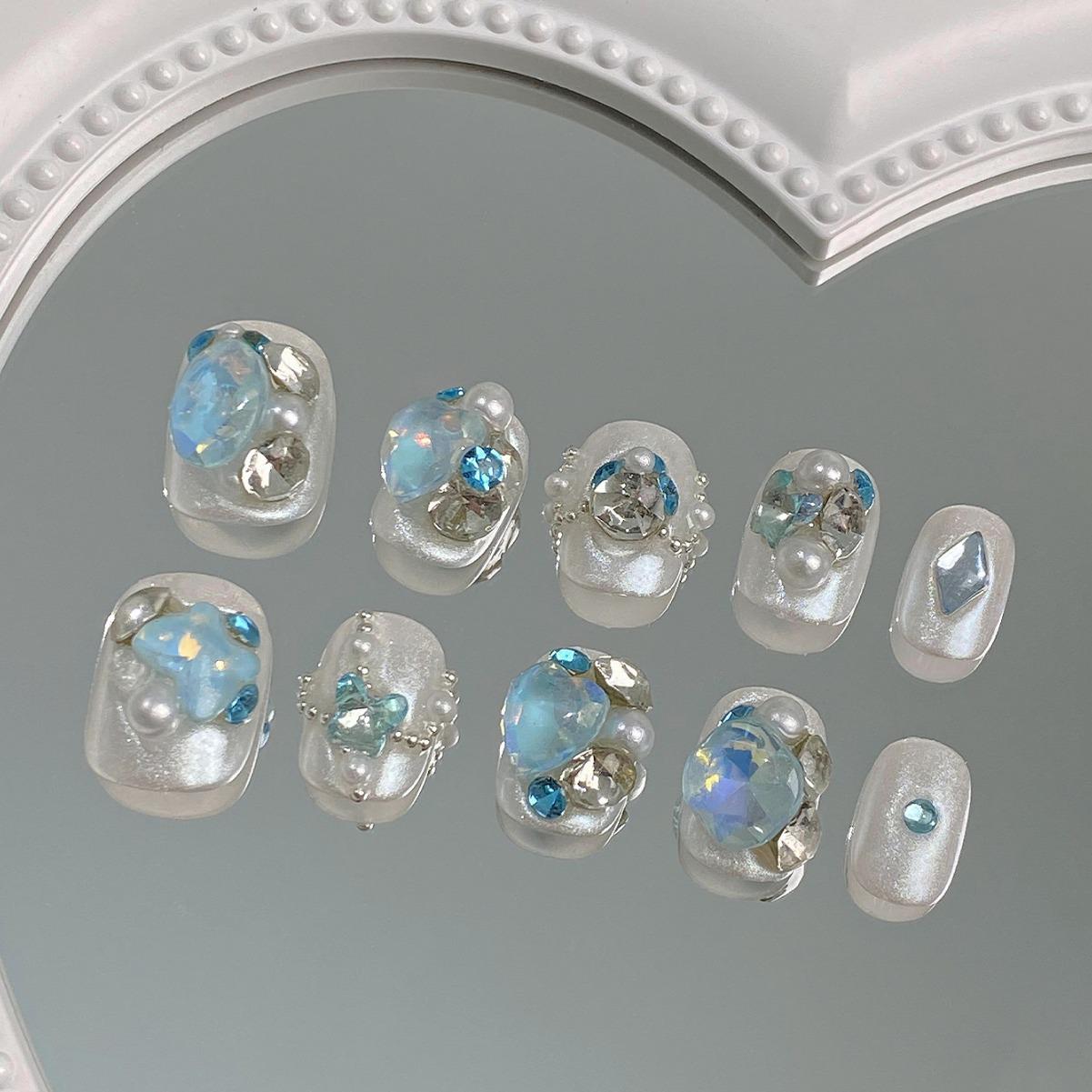 

2024 Xiaohongshu Aurora Rhinestone High-End Wearable Nails in Pure Desire Style Shallow Bay-S