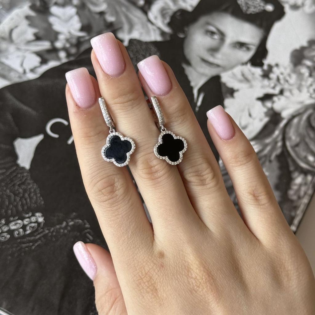 Silberohrringe mit natürlichem Onyx und Zirkonia (60001997)