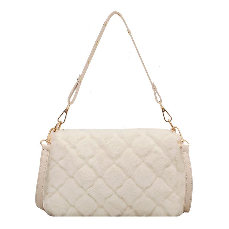 

2025 light luxury niche high-end plush bag women s versatile commuter shoulder underarm bag foreign fashion handbag покинуть белый